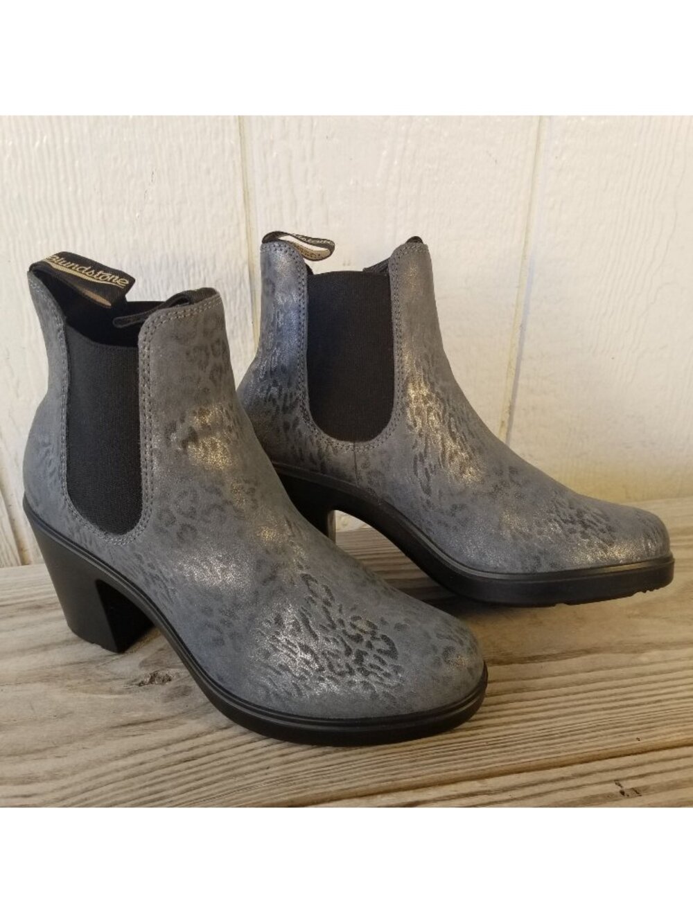 Blundstone Chelsea Womens Silver Cheetah Print High Cuban Heel Boots US 9 2365